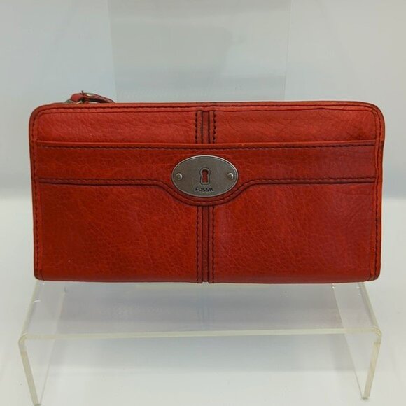 Fossil Maddox Continental Wallet Red Pepple Leather Zip Around - Picture 1 of 5